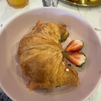 Keik Restaurant - salmon crossaint - Desserts Near Me - Doral, Florida
