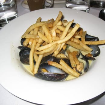 El Dorado Kitchen - Mussels and Crispy Fries - New American Near Me - Sonoma, California