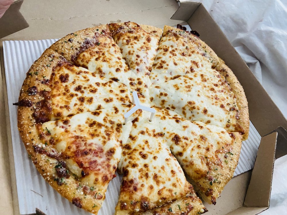 PIZZA HUT Updated September 2024 31 Photos & 91 Reviews 715 N