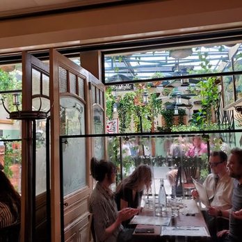 Juliette Restaurant - Indoor seating with clear roof - Bars Near Me - Brooklyn, New York