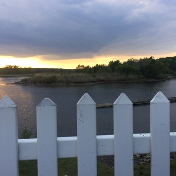 Edd's Place - American Near Me - Westbrook, Connecticut