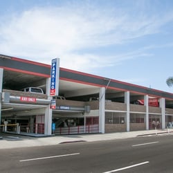 Aladdin Airport Parking - Aladdin Airport Parking is located at 2548 Ketner Blvd., just off the Hawthorne St. and/or Sassafras St. exit of I-5.