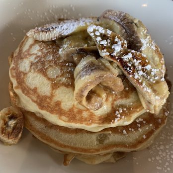 Sophie's Bar - Blueberry pancakes with caramelized bananas - Cocktail Bars Near Me - Dublin, D Sophie's Bar - Blueberry pancakes with caramelized bananas - Cocktail Bars Near Me - Dublin, D