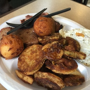 Mountain View BBQ & Deli - Brisket platter with a side of fried green tomatoes - Barbeque Near Me - Columbus, North Carolina Mountain View BBQ & Deli - Brisket platter with a side of fried green tomatoes - Barbeque Near Me - Columbus, North Carolina