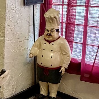 Roland's Trattoria - Chef statue - New American Near Me - Washington, Pennsylvania