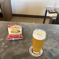 Kishwaukee Brewing - Sandhill Lager And Potato Chips