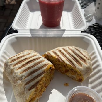 Cafe Metropole - Breakfast burrito and smoothie - Sandwiches Near Me - Avalon, California Cafe Metropole - Breakfast burrito and smoothie - Sandwiches Near Me - Avalon, California
