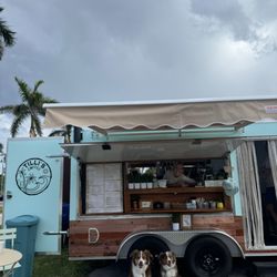 Tilli's Coffee - Good coffee and dog friendly?! sign us up!