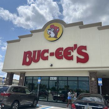 Buc-ee's - Exterior - Gas Stations Near Me - Daytona Beach, Florida