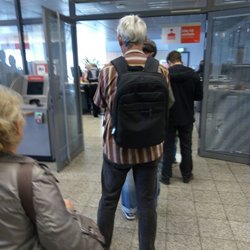 Berliner Sparkasse - PrivatkundenCenter - Warte nur ein kleines Weilchen .... Der Kunde ist König!