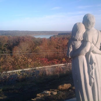 Scenic View Restaurant - Burgers Near Me - Bloomington, Indiana