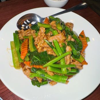 Benyue Restaurant - Chicken and Broccoli - Dim Sum Near Me - Indianapolis, Indiana