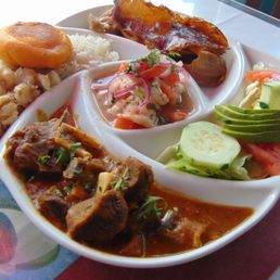 Mix De Guatita Y Seco De Chivo / Mix Goat Stew & Tripe Stew Mix De Guatita Y Seco De Chivo / Mix Goat Stew & Tripe Stew