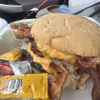 Friar Tuck's - Bacon double cheese burger 1pound - American Near Me - Manitowoc, Wisconsin