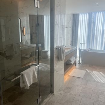 Conrad Nashville - Bathroom in corner suite - Hotels Near Me - Nashville, Tennessee Conrad Nashville - Bathroom in corner suite - Hotels Near Me - Nashville, Tennessee