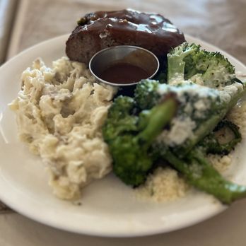 Ted's Montana Grill - A side view of my meal - excellent art photo! - American Near Me - Jacksonville, Florida