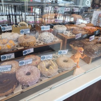 Kane's Donuts-Rt. 1 - Yum! - Donuts Near Me - Saugus, Massachusetts