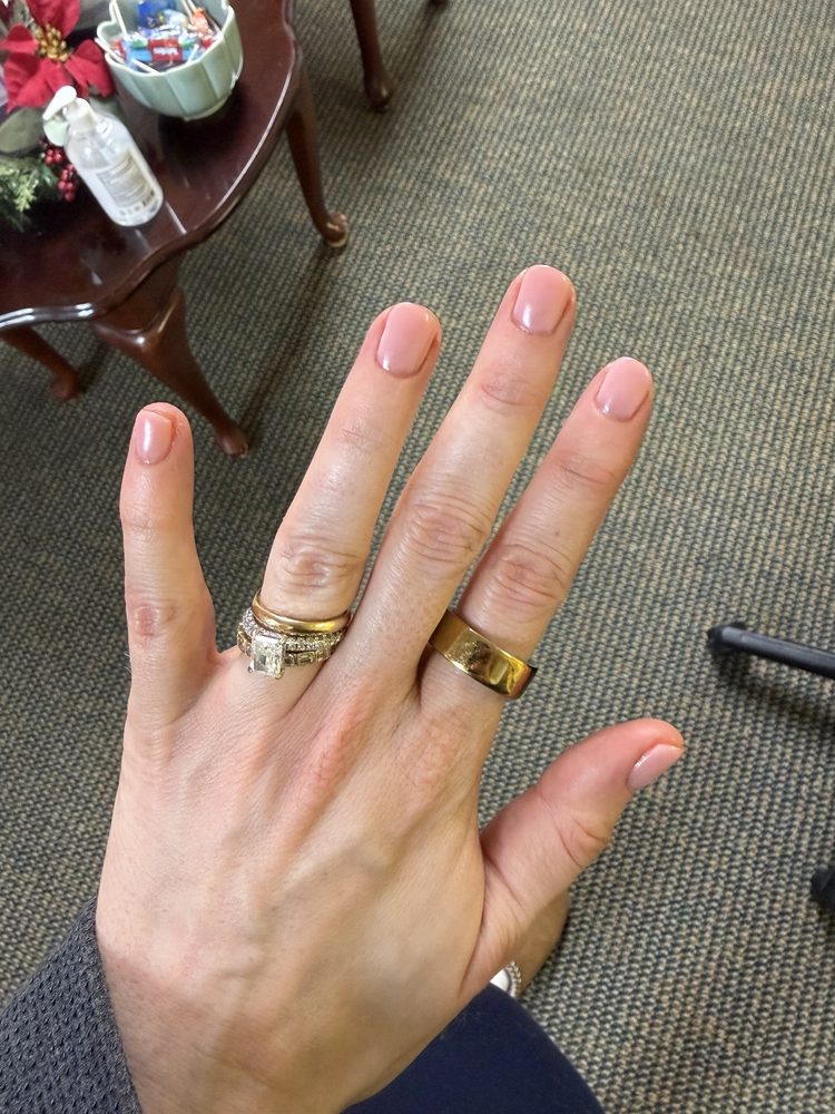 Leyna's Nail Salon Logo