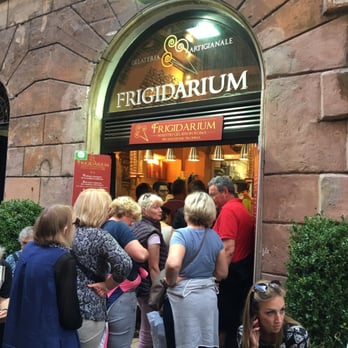 Frigidarium - Small door with line. Only way in and out - Ice Cream & Frozen Yogurt Near Me - Rome, RM