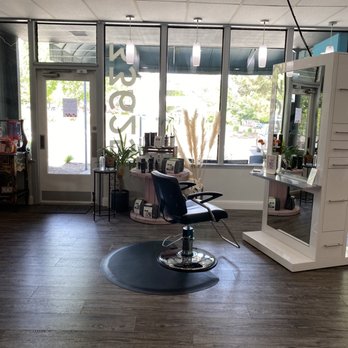 Castaway Salon - Front entrance. - Hair Salons Near Me - Federal Way, Washington Castaway Salon - Front entrance. - Hair Salons Near Me - Federal Way, Washington
