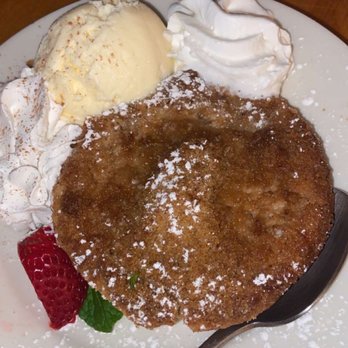Van Gogh's Ear Cafe - Peach Crumb Pie, not enough peach - Cafes Near Me - Union, New Jersey