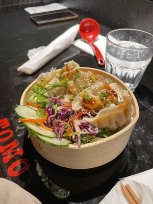 Tomo Ramen by null
