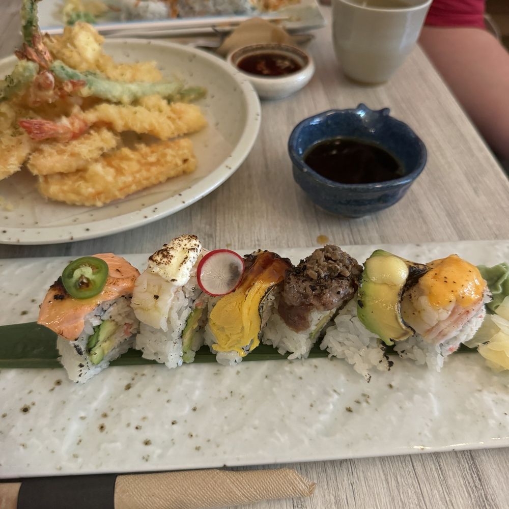 Aburi rainbow roll Aburi rainbow roll