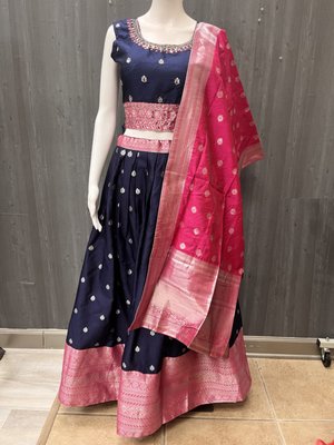 Women's Traditional Indian Clothing - High quality, Traditional Indian Clothing for the entire family! Check out our online store https://www.anandifashions.com/women