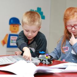 Bricks 4 Kidz - Boys and girls love learning and building with LEGO bricks and motors.