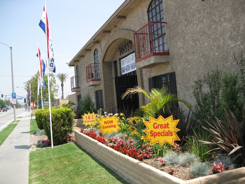 UNION PLAZA APARTMENTS Updated September 2024 16 Photos 16818