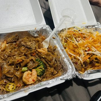 Thai Nary BBQ - Pad see ew. Pad Thai. - Thai Near Me - Azusa, California Thai Nary BBQ - Pad see ew. Pad Thai. - Thai Near Me - Azusa, California