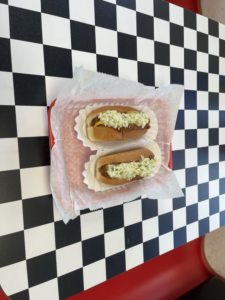 HOT DIGGITY DOG Updated October 2024 27 Photos & 24 Reviews 2313