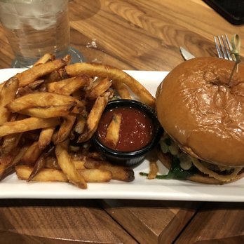 BRU Burger Bar - Keystone - Burgers Near Me - Indianapolis, Indiana