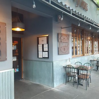 KINSmoke - Outside patio area. - Barbeque Near Me - Healdsburg, California