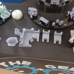 Geek Foudry - Dungeon and Dragons minis you paint as a craft