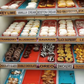 Dandee Donut Factory - Donuts Near Me - Pompano Beach, Florida