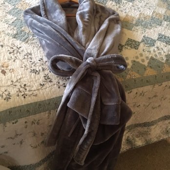 Bear Creek Winery & Lodging - Fleece robes - Bed & Breakfast Near Me - Homer, Alaska Bear Creek Winery & Lodging - Fleece robes - Bed & Breakfast Near Me - Homer, Alaska