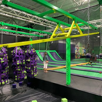 Get Air - Downers Grove - Hanging silver hydraulic bar very dangerous - Trampoline Parks Near Me - Downers Grove, Illinois