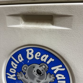 Fuddruckers - Dirty changing table handle - Burgers Near Me - Sevierville, Tennessee