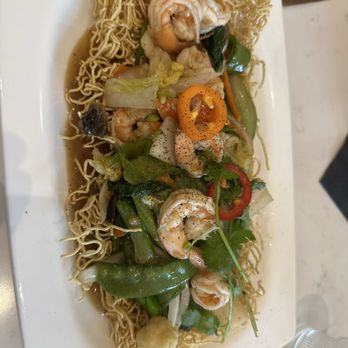 Lantern House Kitchen & Bar - Asian Fusion Near Me - Reston, Virginia
