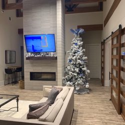 Silver Oaks - Part 1 of the longe/clubhouse