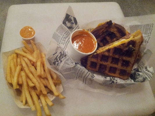 New York Grilled Cheese Wilton Manors by null