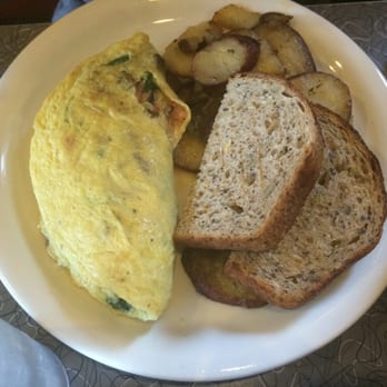 Toast - Omelet, toast and potatoes - Breakfast & Brunch Near Me - Littleton, Colorado