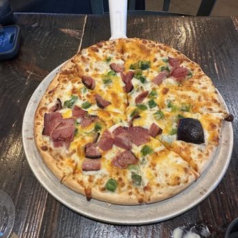 Pals Brewing - Jalapeno Popper thin crust pizza - Pizza Near Me - North Platte, Nebraska Pals Brewing - Jalapeno Popper thin crust pizza - Pizza Near Me - North Platte, Nebraska