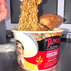 Rolandos Food Truck - Birria ramen