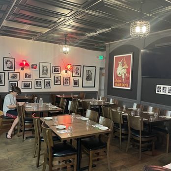 Giorgios At Parkway - New Dining Room - Pizza Near Me - Buellton, California Giorgios At Parkway - New Dining Room - Pizza Near Me - Buellton, California