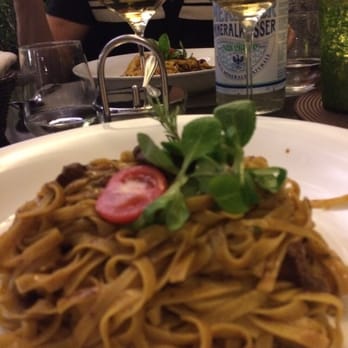 Pizzeria Hellweger's - Tagliatelle mit Hirschgulasch - Italian Near Me - Merano, BZ