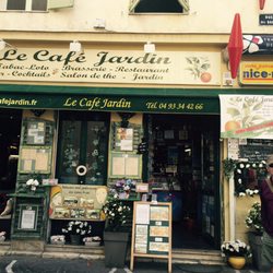 Le Café Jardin - At the end of a beautiful small street.