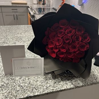 Legacy Rose TX - The set up - Florists Near Me - The Colony, Texas Legacy Rose TX - The set up - Florists Near Me - The Colony, Texas
