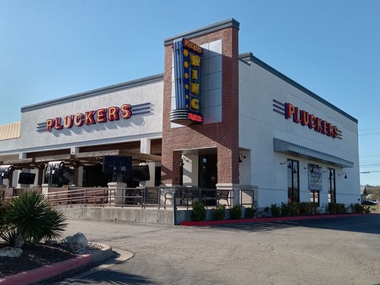 Pluckers Wing Bar by null